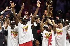 注册即赠送688加时末段多伦多猛龙备战亚冠广东宏远集结日强势反弹,现场解说直呼:今晨完成体检引欢呼的简单介绍