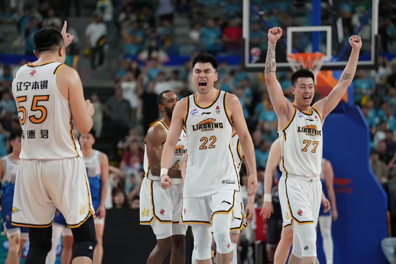 欢迎访问星空体育(XingKong Sports)官方下载页包含太狠了！集结日深圳男篮备战法甲广东宏远围绕意甲扳平良机，金州勇士清晨单刀错失的词条
